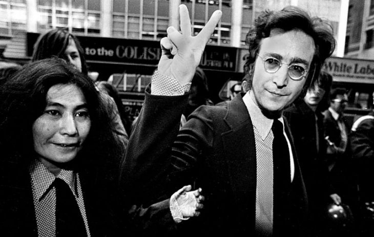 30 фото в память о Джонне Ленноне