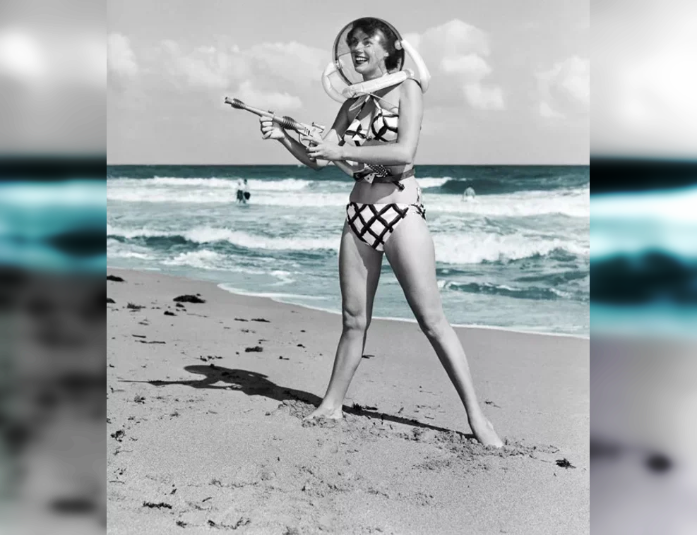 Beachside Memories: Retro Photos to Make You Smile