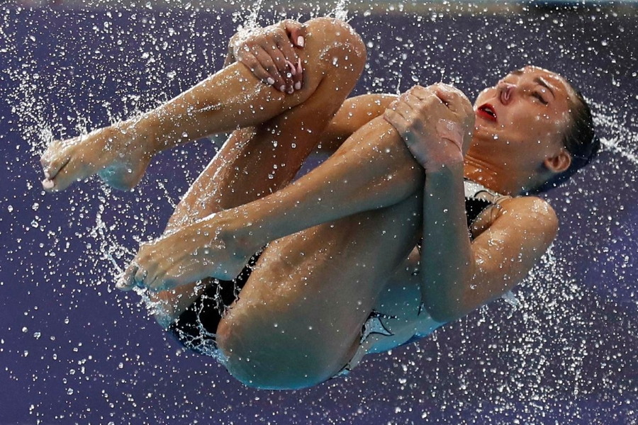 Sync Swim Fun: Hilarious Moments of Synchronized Swimming