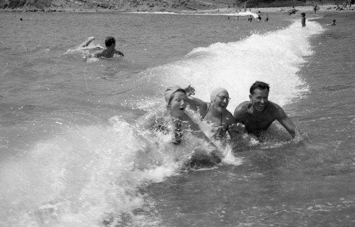 Beachside Memories: Retro Photos to Make You Smile