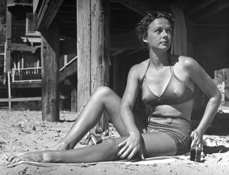 Beachside Memories: Retro Photos to Make You Smile