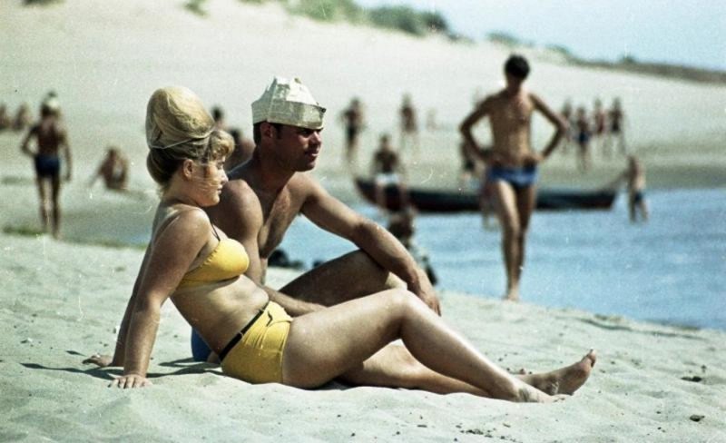 Beachside Memories: Retro Photos to Make You Smile