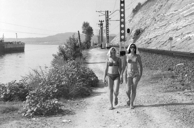 Beachside Memories: Retro Photos to Make You Smile