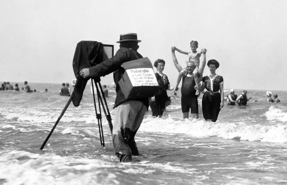 Beachside Memories: Retro Photos to Make You Smile